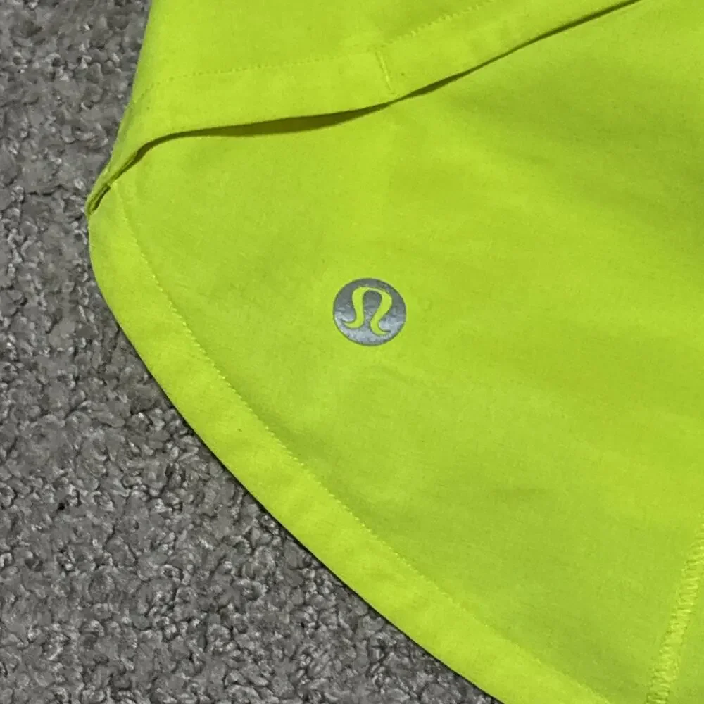 Lululemon Women’s Speed Up Shorts Highlight Yellow 2.5 Inseam Size 4